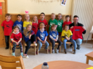 Allianz Weingarth spendet T-Shirts für Schulanfänger